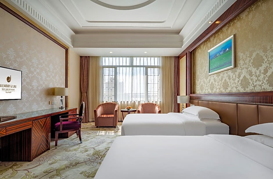 Suqian Shangyang Lake New Century Hotel