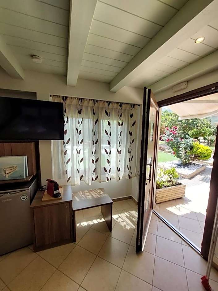 Anassa Deluxe Apartments & Studios