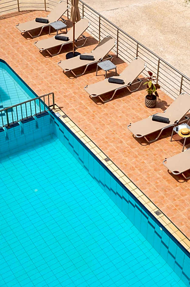 Thelèsi Apartments, 100m from the beach