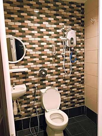 Standard Queen Room without window