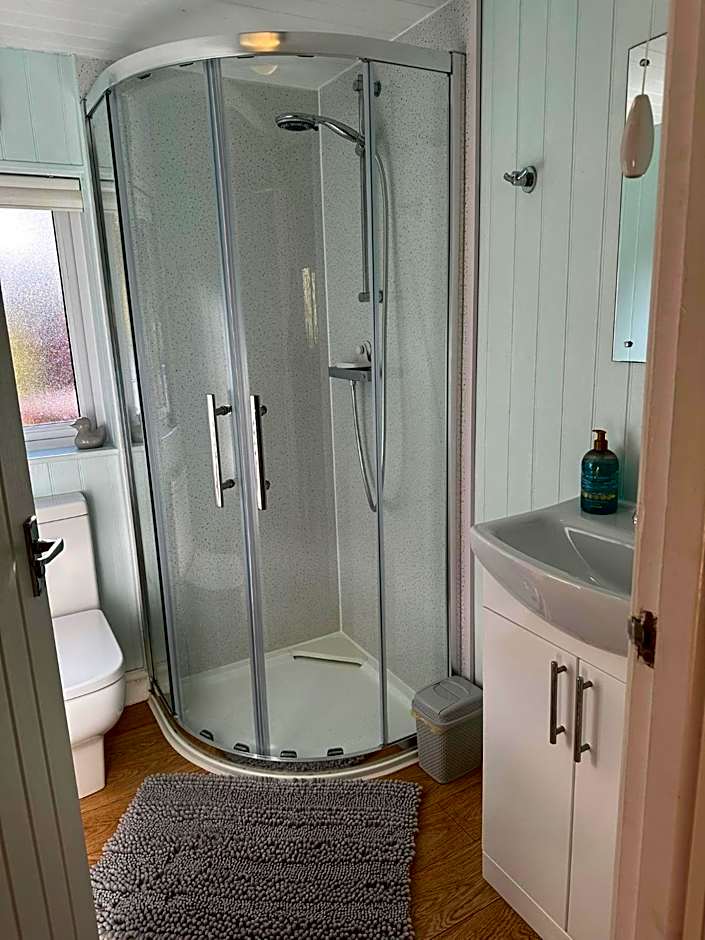 Owls House - Lodge with hot tub- Lake District