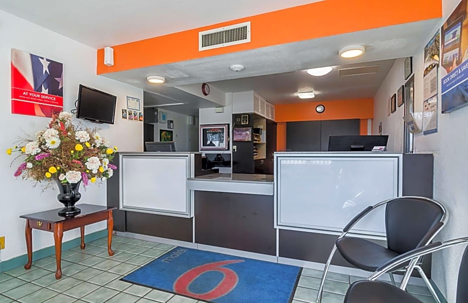 Motel 6-Mitchell, SD