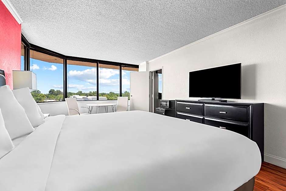 Magnolia Bluffs, BW Signature Collection