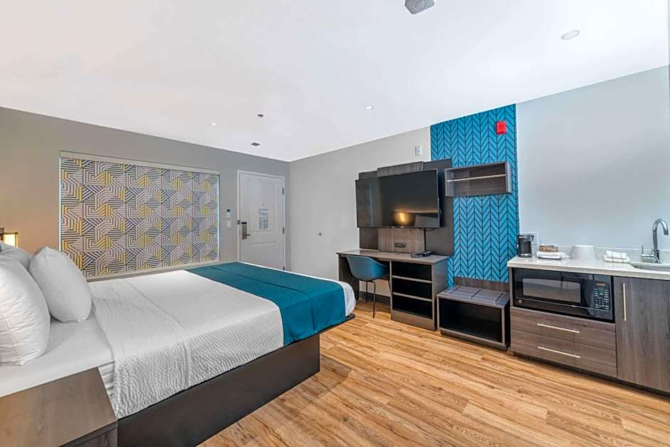 Studio 6 Suites Stockton, CA Waterfront