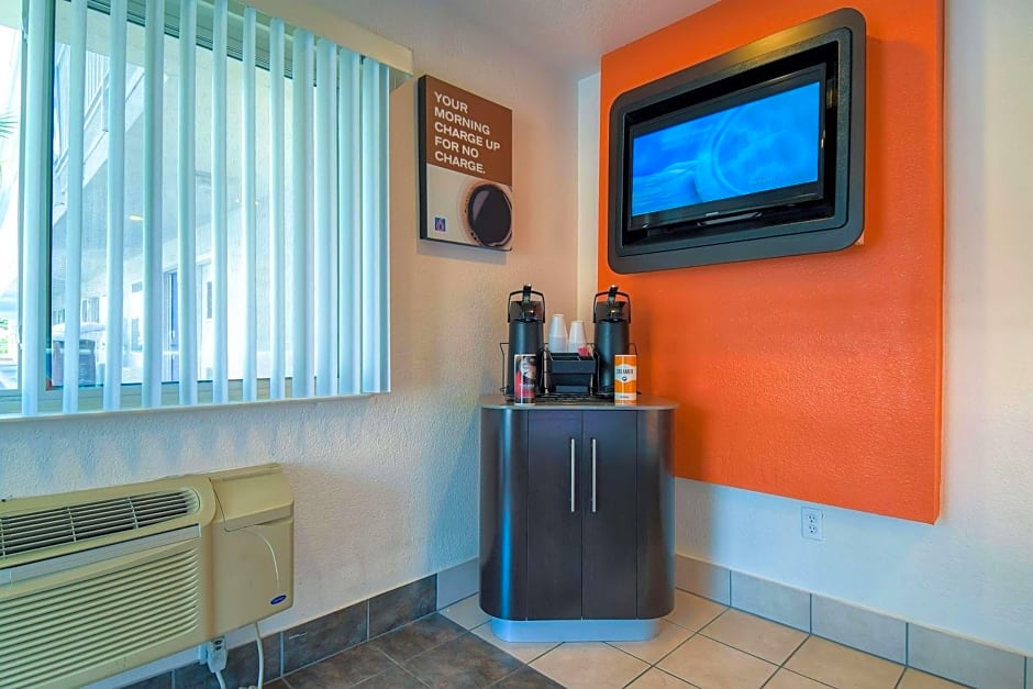 Motel 6-Westminster, CA - South - Long Beach Area