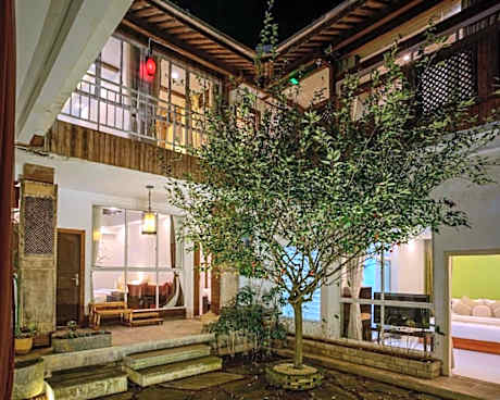 Floral Tengchong Heshun Ancient Town Yungui Homestay