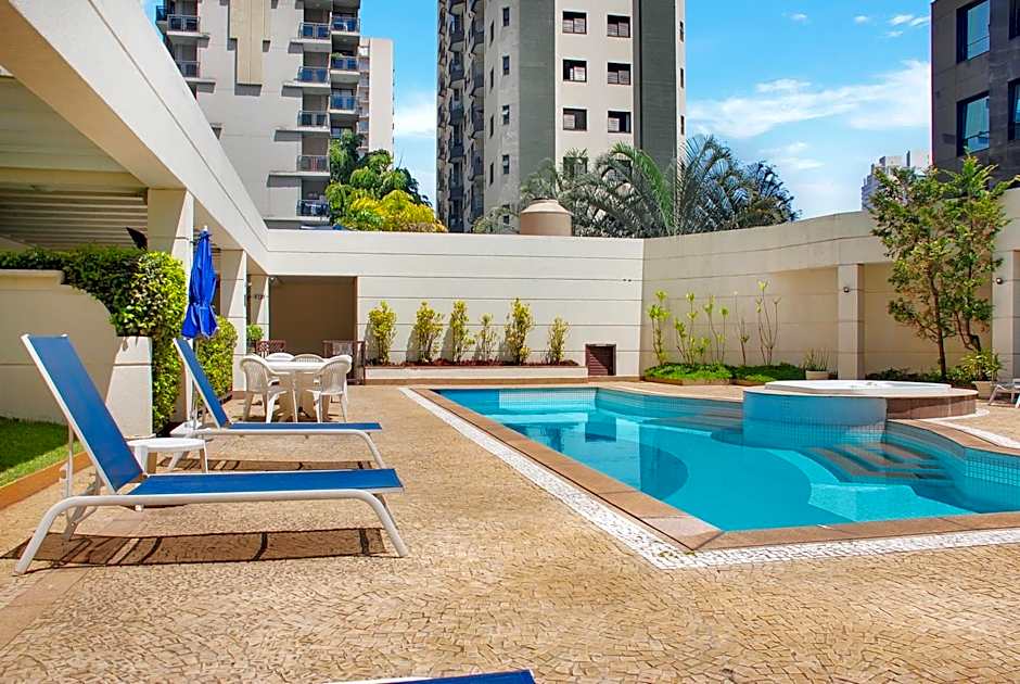Hotel Vila Olimpia Cozinha Piscina Academia