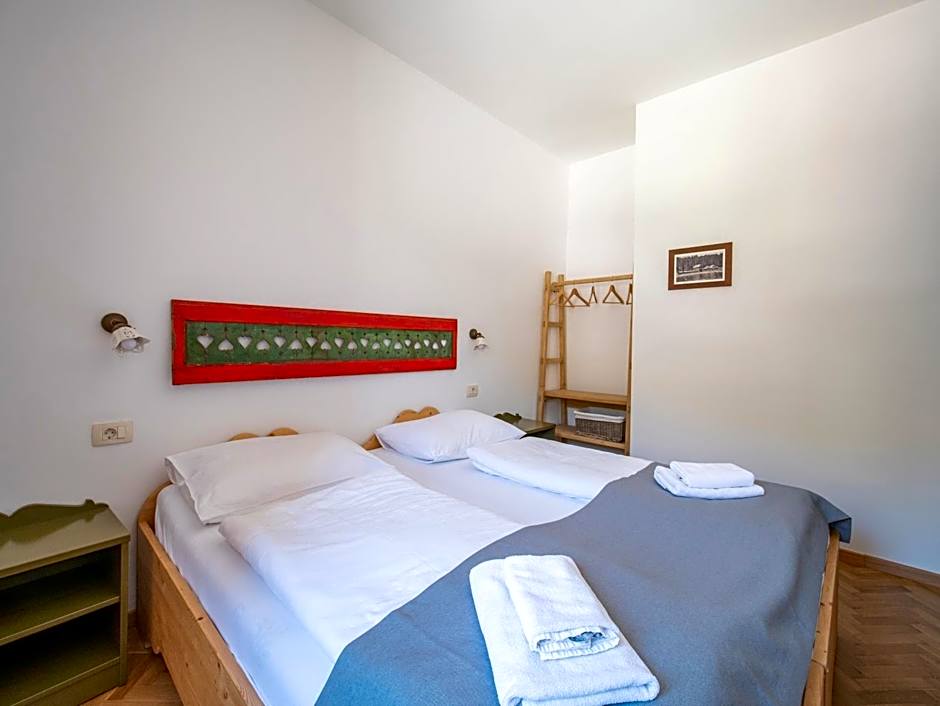 Berghi Hotel and Apartments