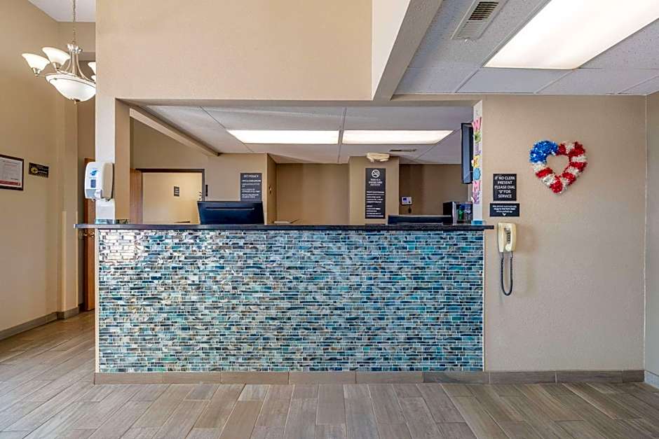 Super 8 by Wyndham O Neill NE