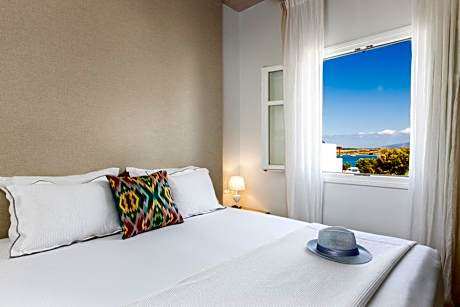 Superior Double Room with Partial Sea View