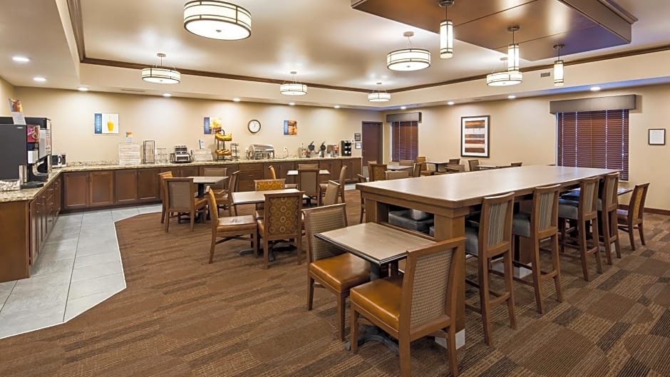 Best Western Plus Lincoln Inn & Suites