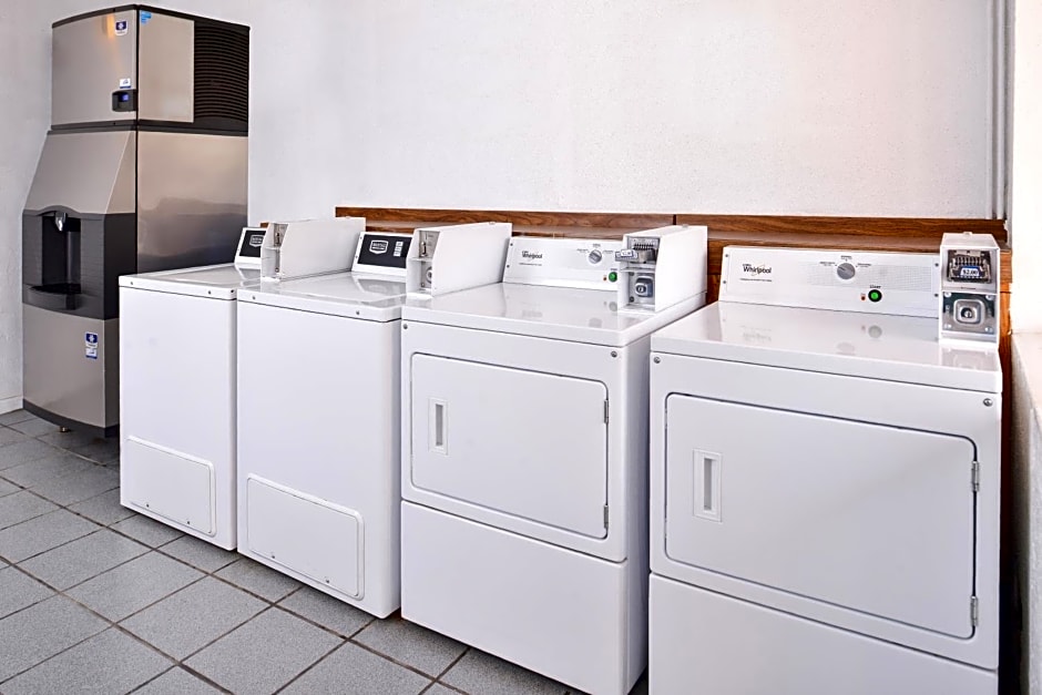 Americas Best Value Inn Clute