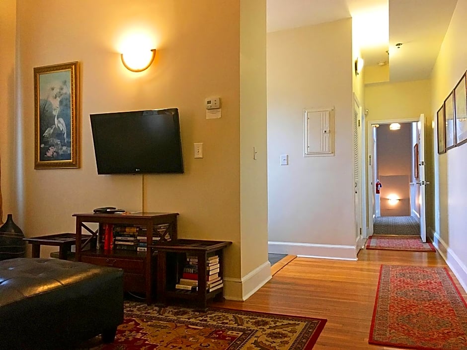 Morris House Hotel - Bed And Breakfast