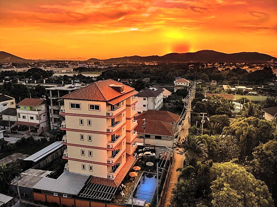 Sky Villa Hua Hin Guesthouse - Adults-Only