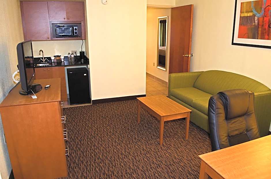 Clarion Hotel & Suites University-Shippensburg