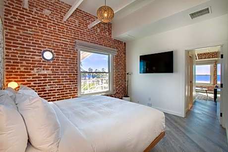 Ocean Front One Bedroom Suite