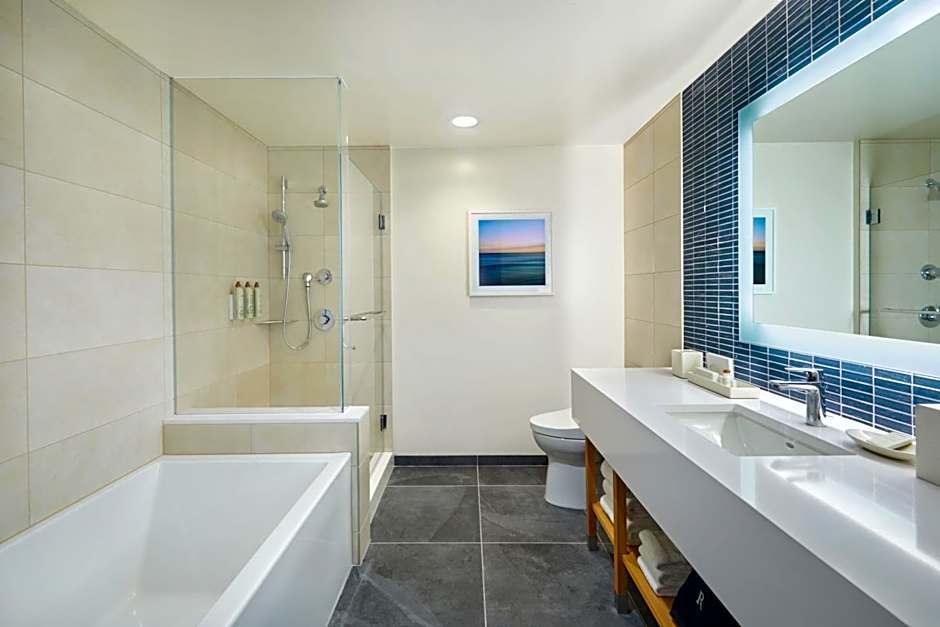 Renaissance Honolulu Hotel & Spa