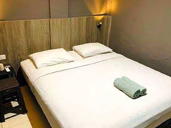 Holiday Hotel