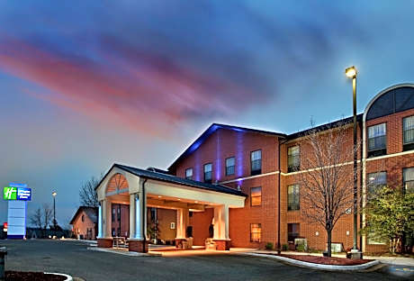 Holiday Inn Express & Suites Batesville By IHG