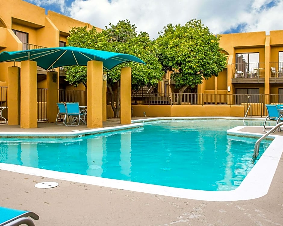 Ramada by Wyndham Tucson Airport