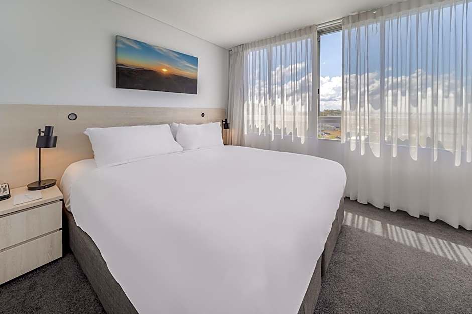 Oaks Nelson Bay Lure Suites