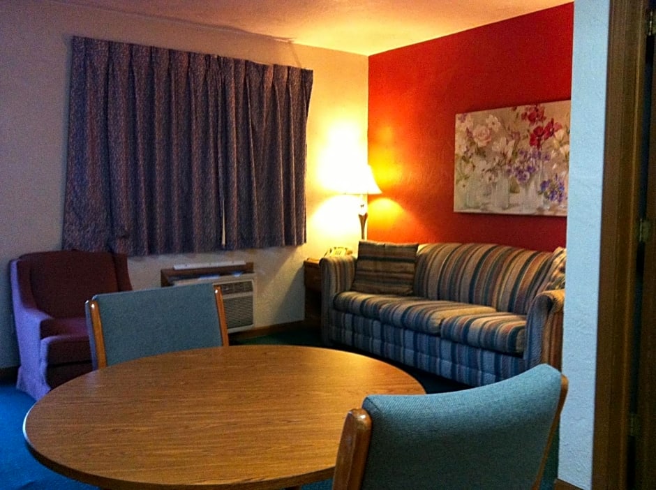 East Street Inn & Suites