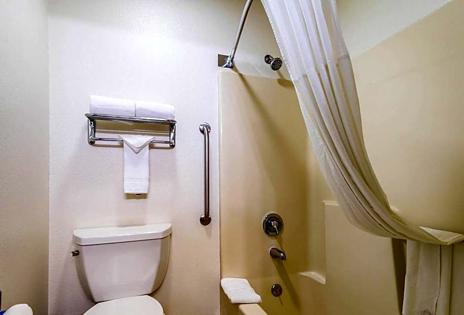 Quality Inn & Suites Lacey Olympia