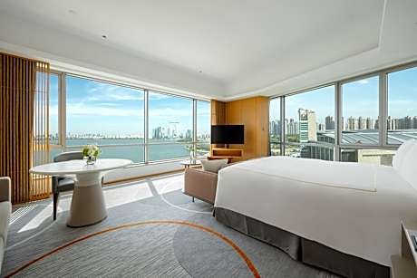 1 King Premium Panoramic