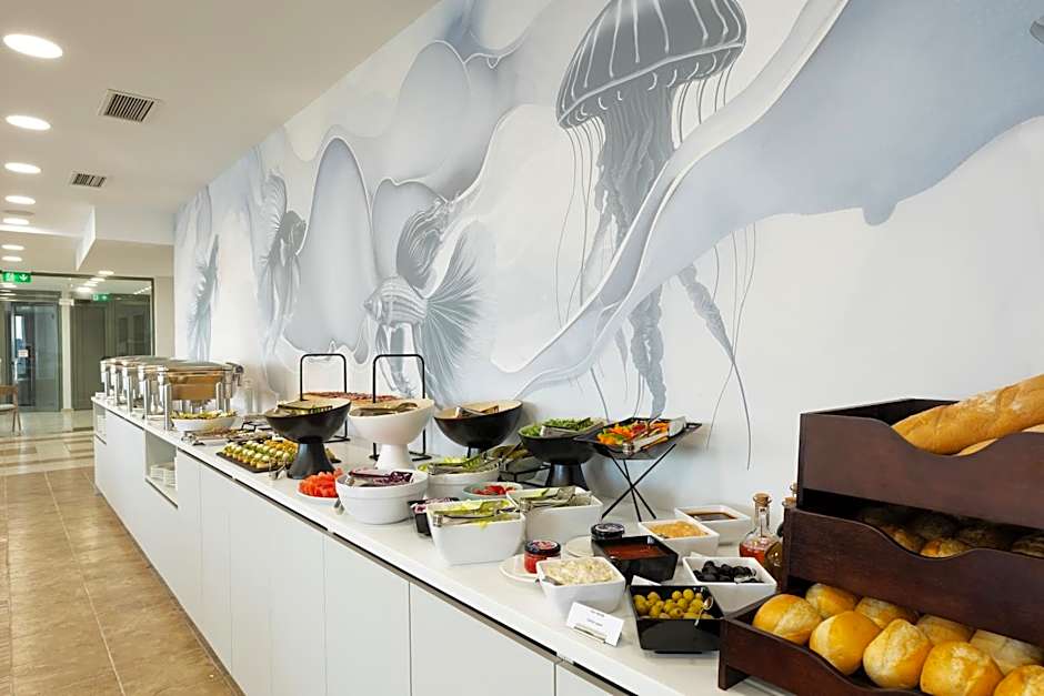 Hotel Antea - By The Sea