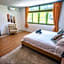Tonmai Suites