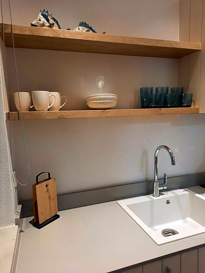 Melissa Apartments, Studios & Suites