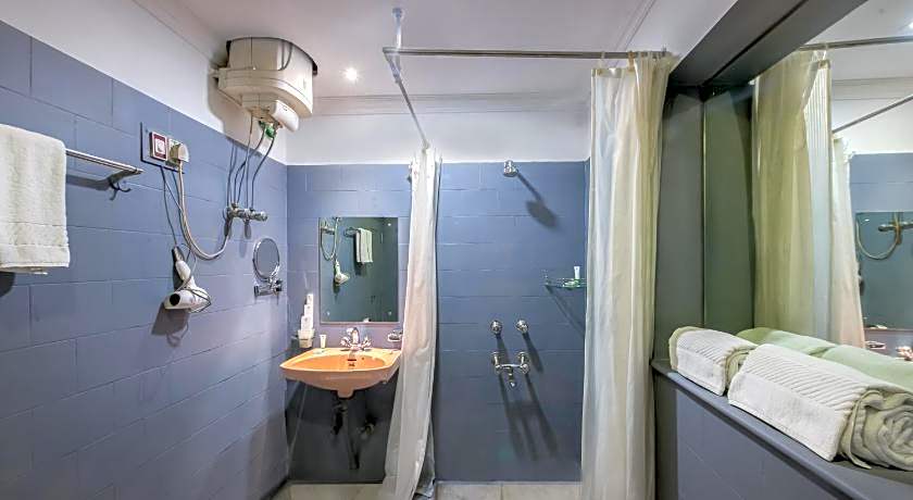 Treebo Trend Green View