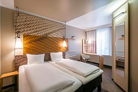 Twin Room with Courtyard View