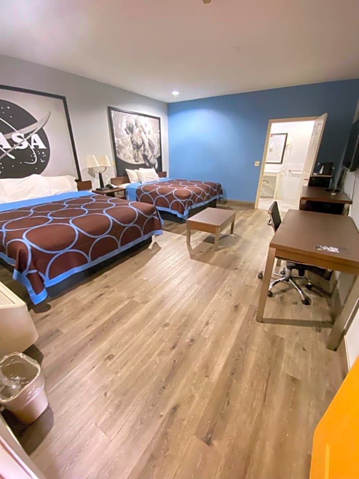 Super 8 by Wyndham Houston Hobby Airport South