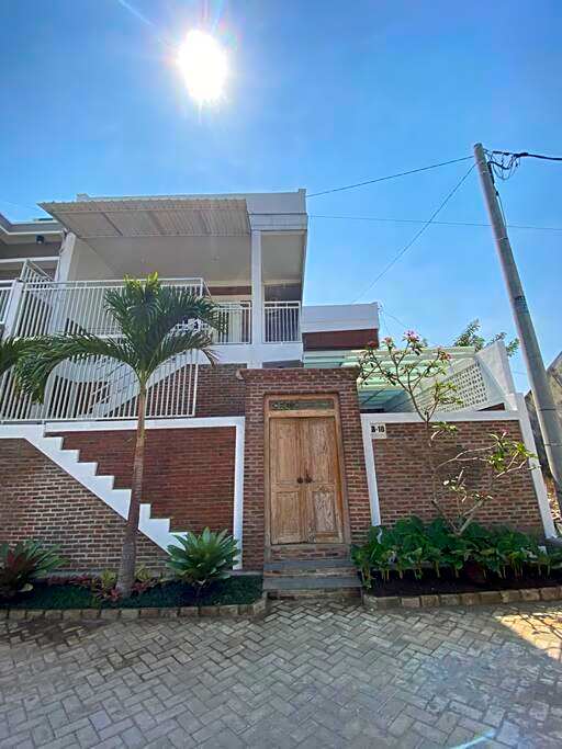 Emka Villa Traditional Minimalist