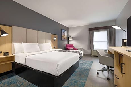 King Room - Hearing Accessible/Non-Smoking