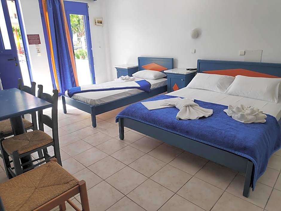 Leonidas Studios & Apartments