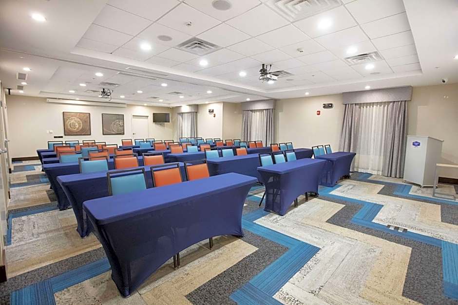 Hampton Inn By Hilton Toledo Oregon