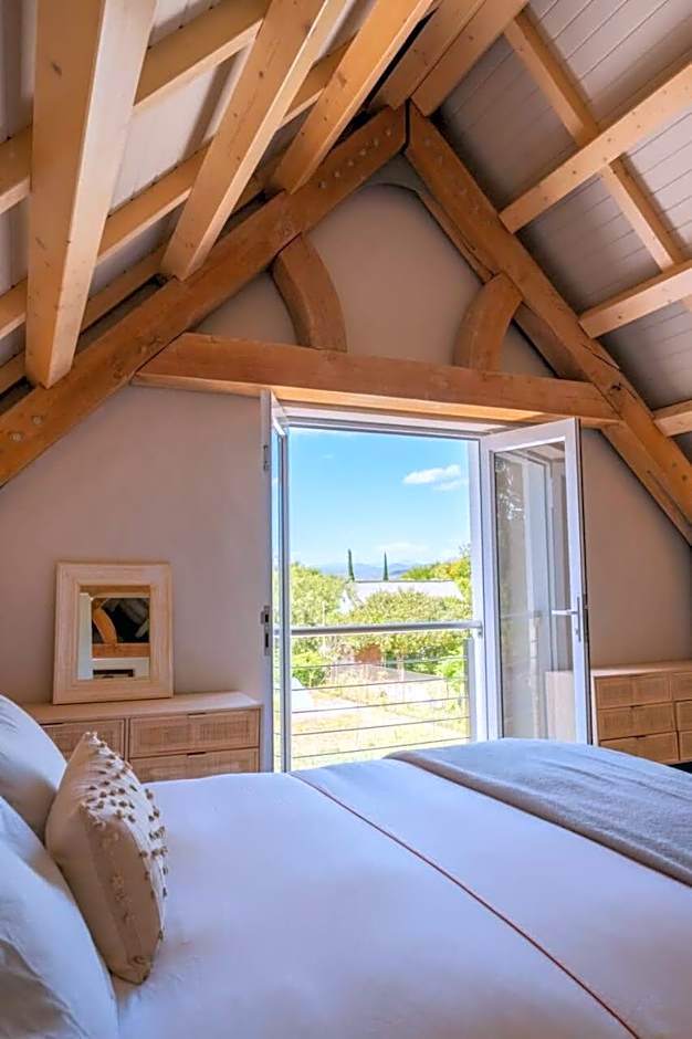 Spacious Post-and-Beam Marvel in quiet McGregor