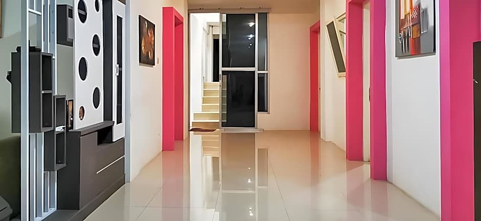 RedDoorz Plus @ Taman Madiun