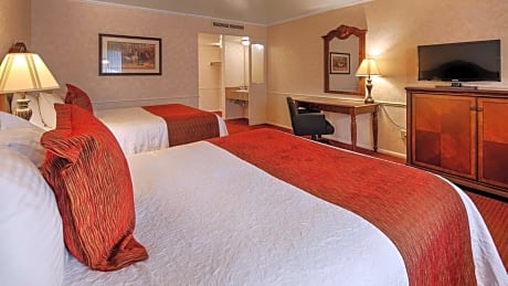 Quadruple Room with Two Double Beds - Non-Smoking