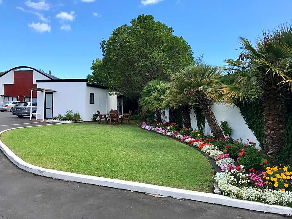 Cascades Motor Lodge