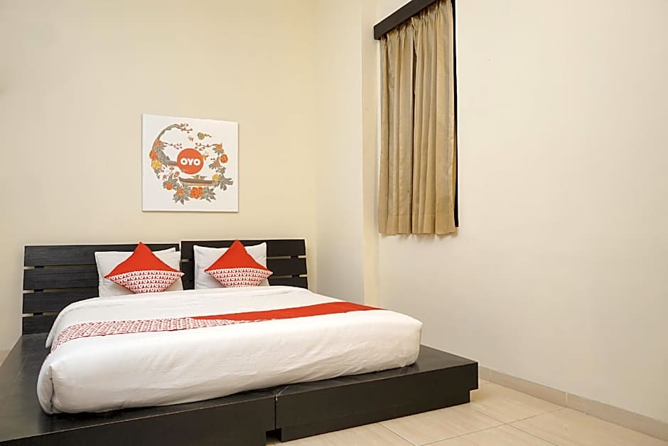OYO 461 Hotel Madukoro Near RSI Hidayatullah