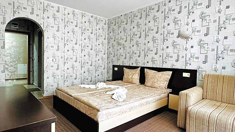 Photo 1 of 7 of 1 Double Bed or 2 Beds