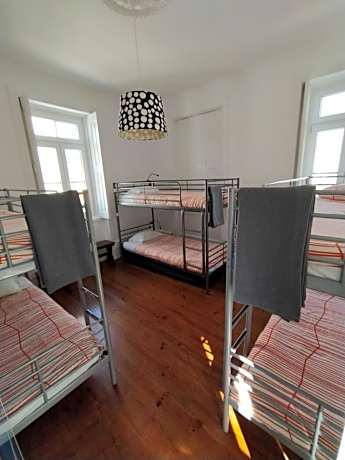 Bed in 6-Bed Mixed Dormitory Room