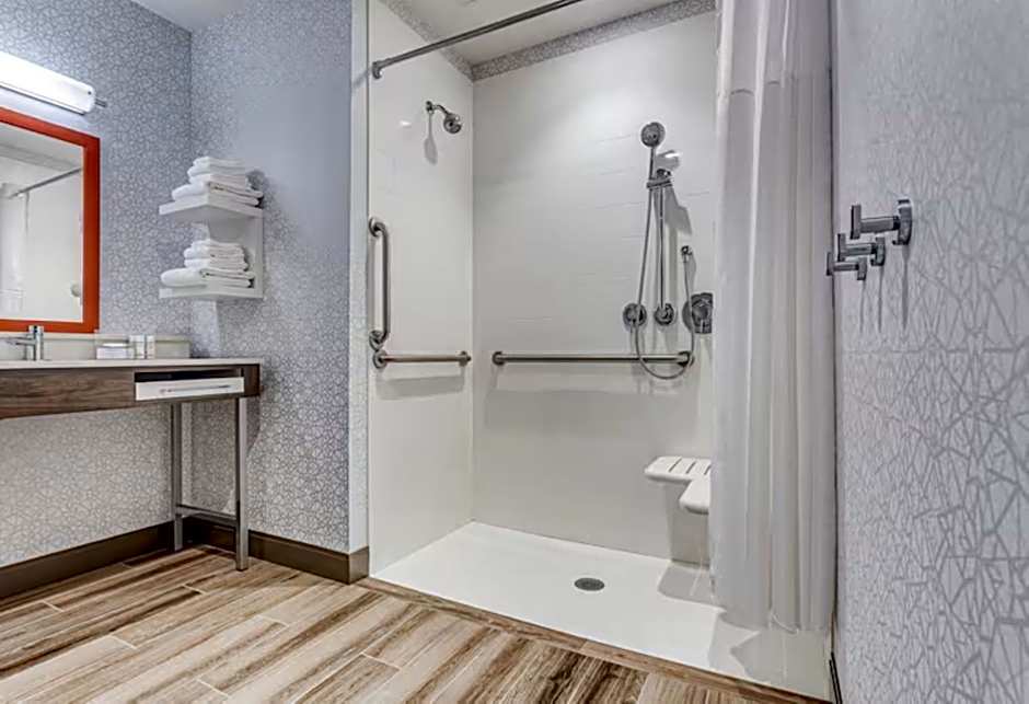 Hampton Inn By Hilton & Suites Kittery