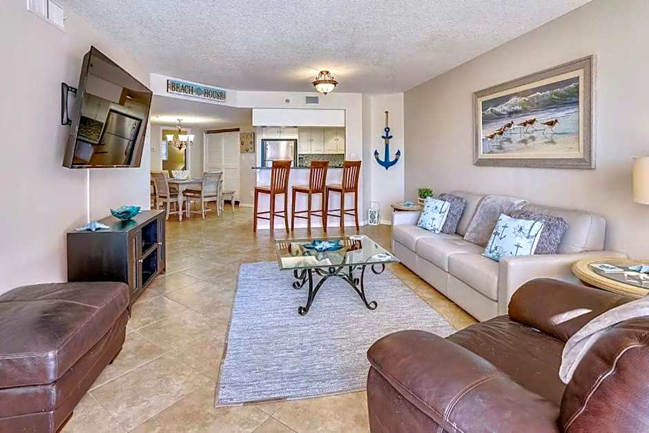 Beach Palms- Unit 102