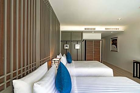 Deluxe Twin Room with Balcony