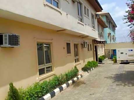 Swiss Cottage Suites