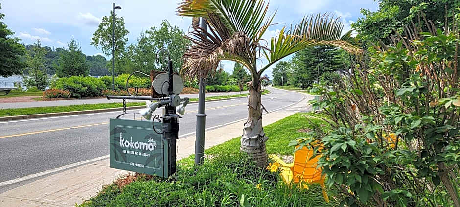 Kokomo Inn Tropical Riverfront B B